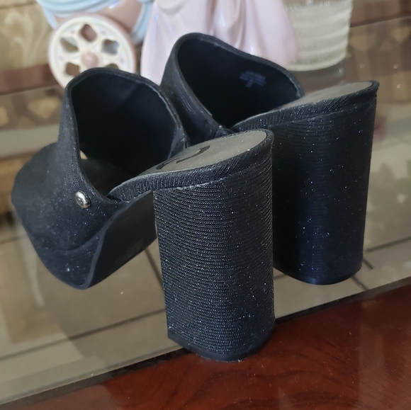 G by Guess Open Toe Platform Mule - Picture 7 of 8